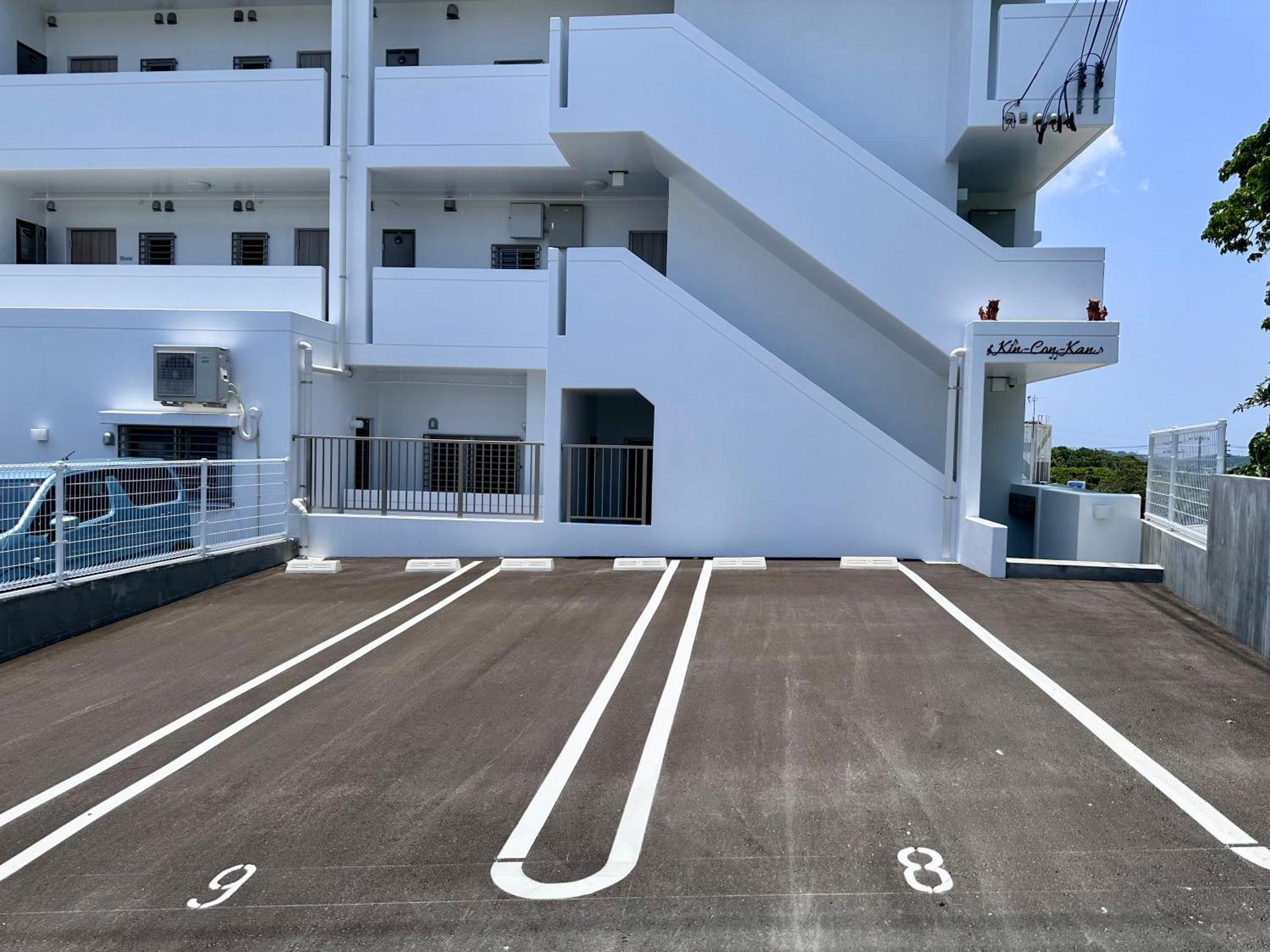 Apartment Kin-con-kan 302 新築 那覇空港から車で25分 コンビニ徒歩1分 沖縄ワールド徒歩9分ファミリーや長期滞在者にもお勧め *